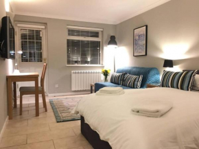 Addenbrookes Flat 2 mins walk free Private Parking